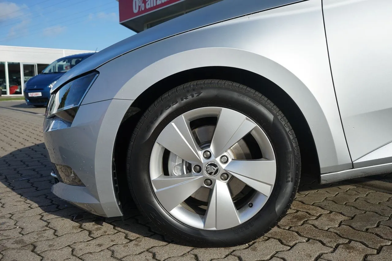 Skoda Superb 1.4 TSI 2-Zonen-Klima...  Image 7