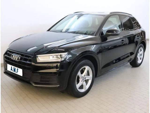 AUDI Q5 35 TDI quattro S tronic Sport Image 1